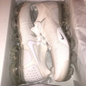 BRAND NEW White Nike Vapormax Flyknit 2